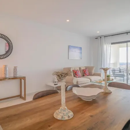 Stunning In With 2 Bedrooms, Wifi And Swimming Pool * Естепона