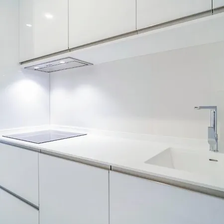 Stunning In With 2 Bedrooms, Wifi And Swimming Pool *